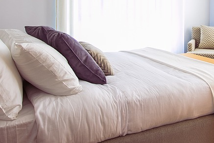 Machen Sie Ihr Schlafzimmer mit einem köstlichen neuen Bett attraktiver